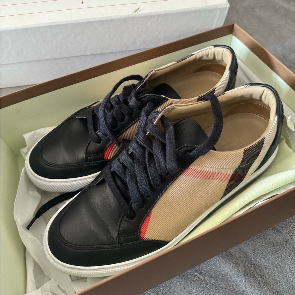 Burberry England shoes